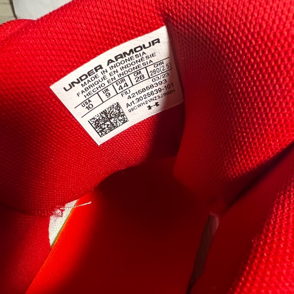 Under Armour Command MC Red and White Athletic Sneakers NWOT - Picture 6 of 8